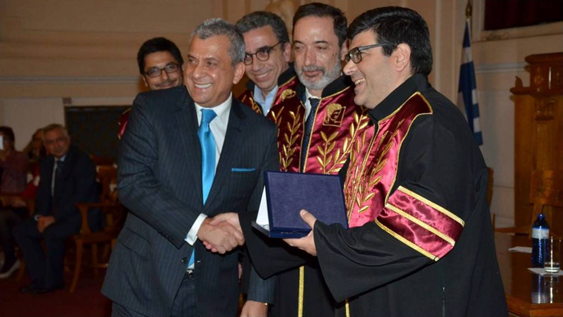 Βράβευση του Βύρωνα Νικολαΐδη, προέδρου της Peoplecert από το Οικονομικό Πανεπιστήμιο