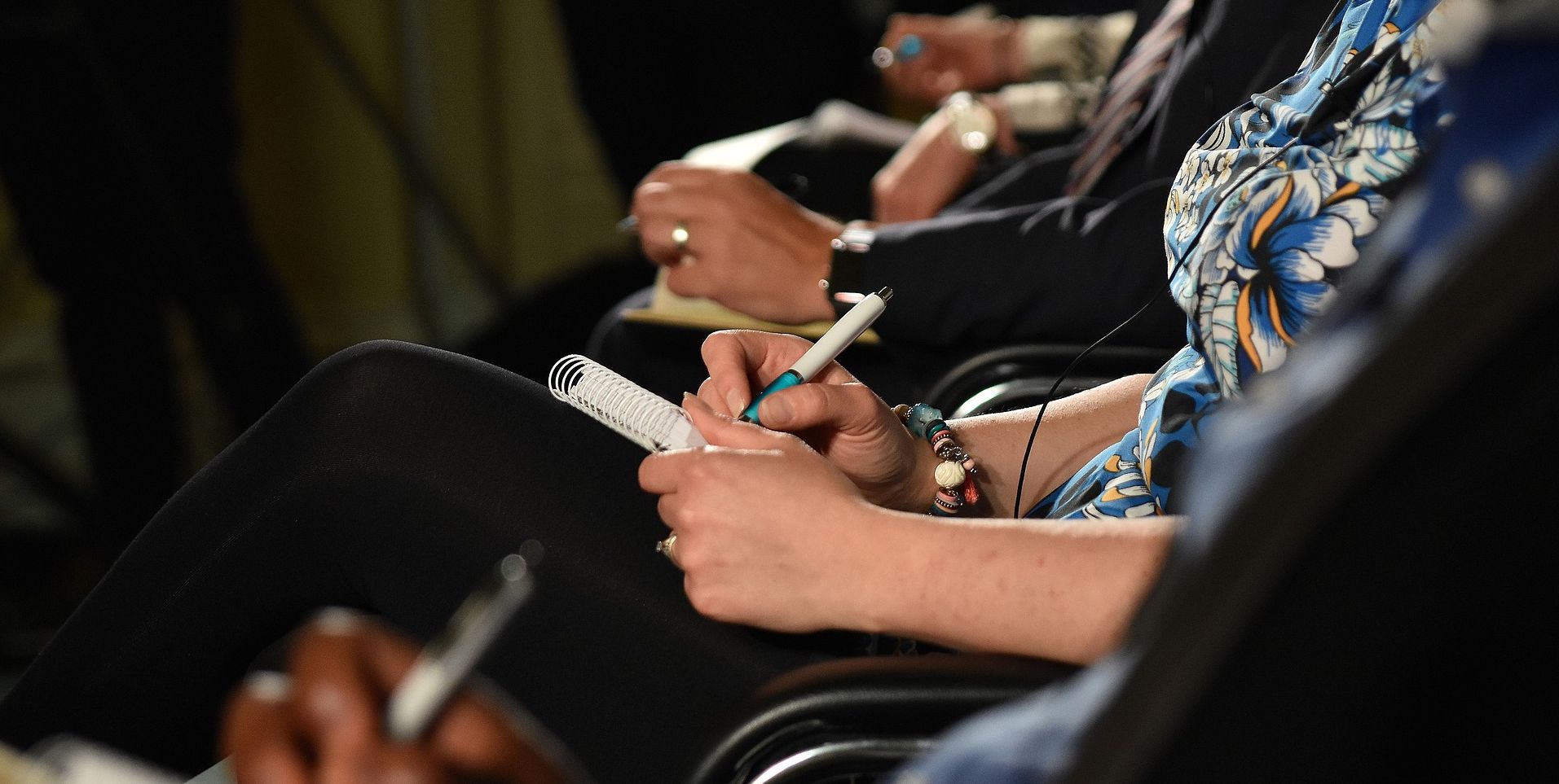 Γενική συνέλευση ΑΕ, μέλη που κρατούν σημειώσεις