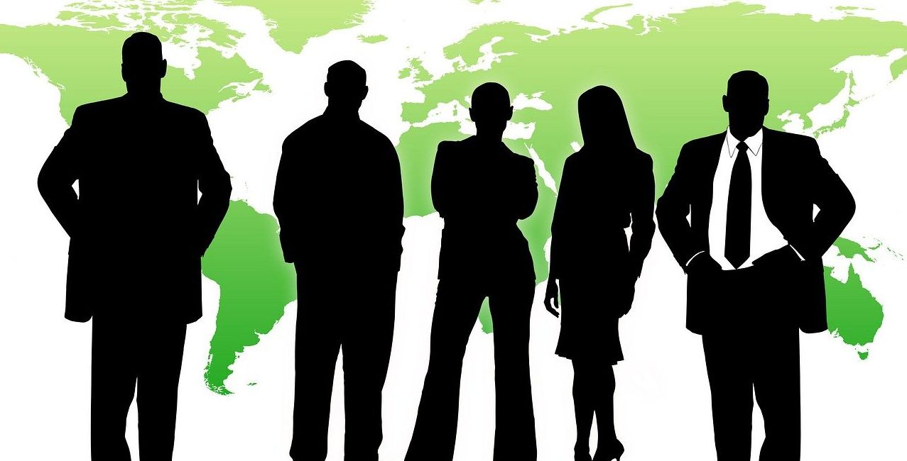 Επιχειρηματίες μη μέτοχοι σε αναμονή πριν την Γενική Συνέλευση